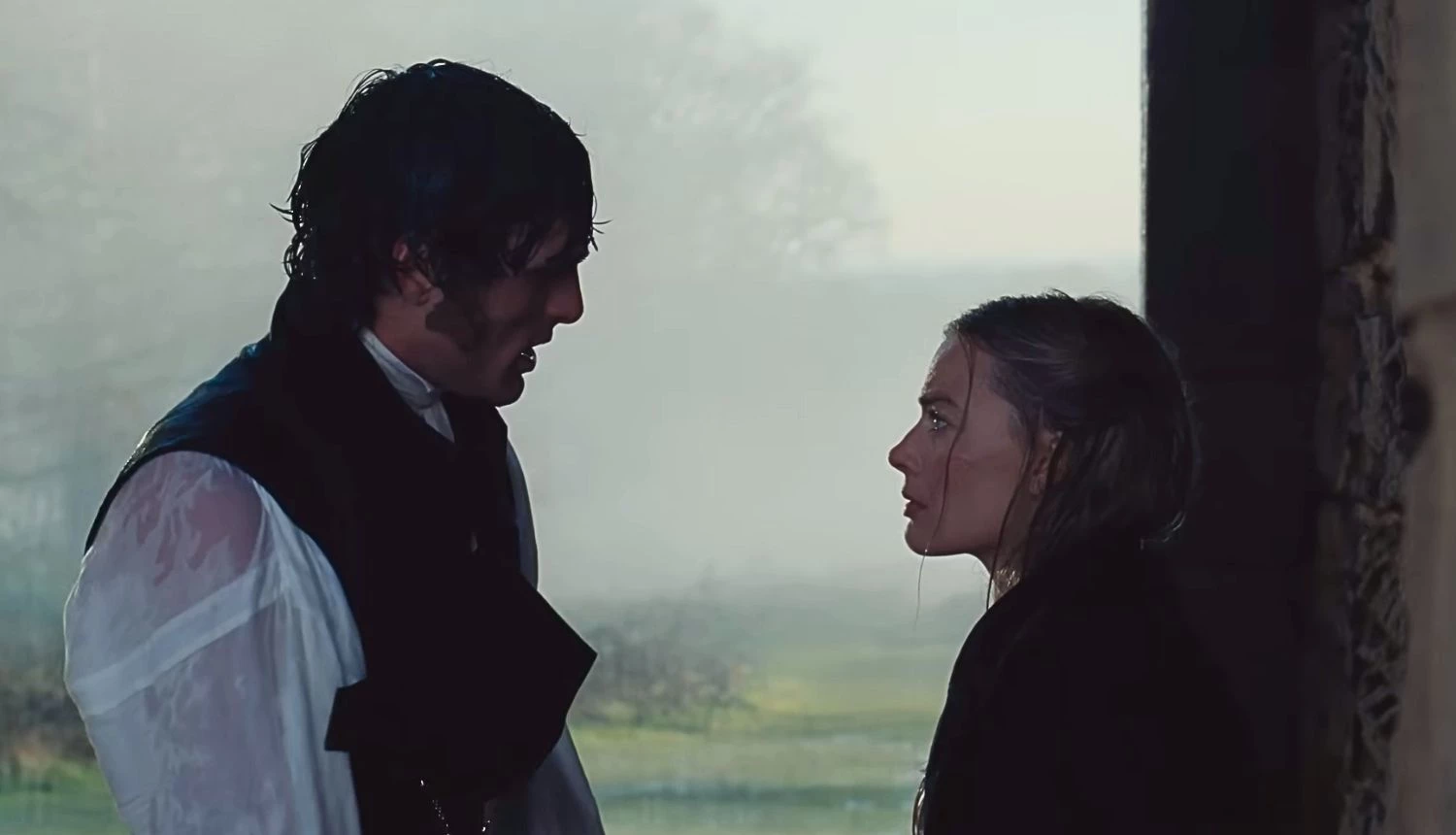 Jacob Elordi and Margot Robbie in the movie1