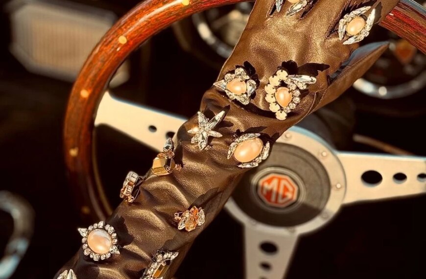 4 unconventional ways to wear this grandmother's accessory right now