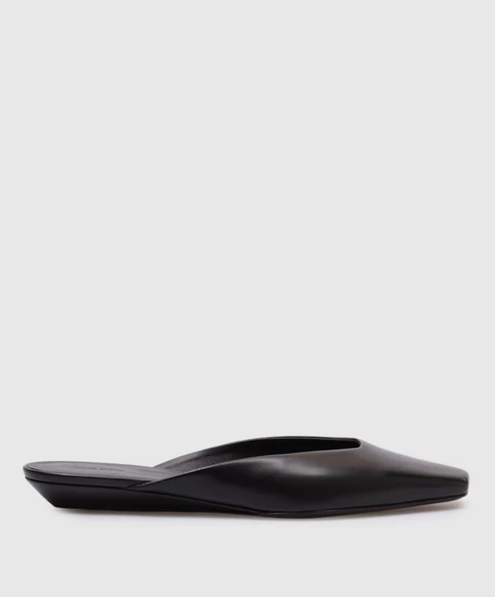 A minimalist's dream: slippers without unnecessary details are the most fashionable shoes this spring and summer6