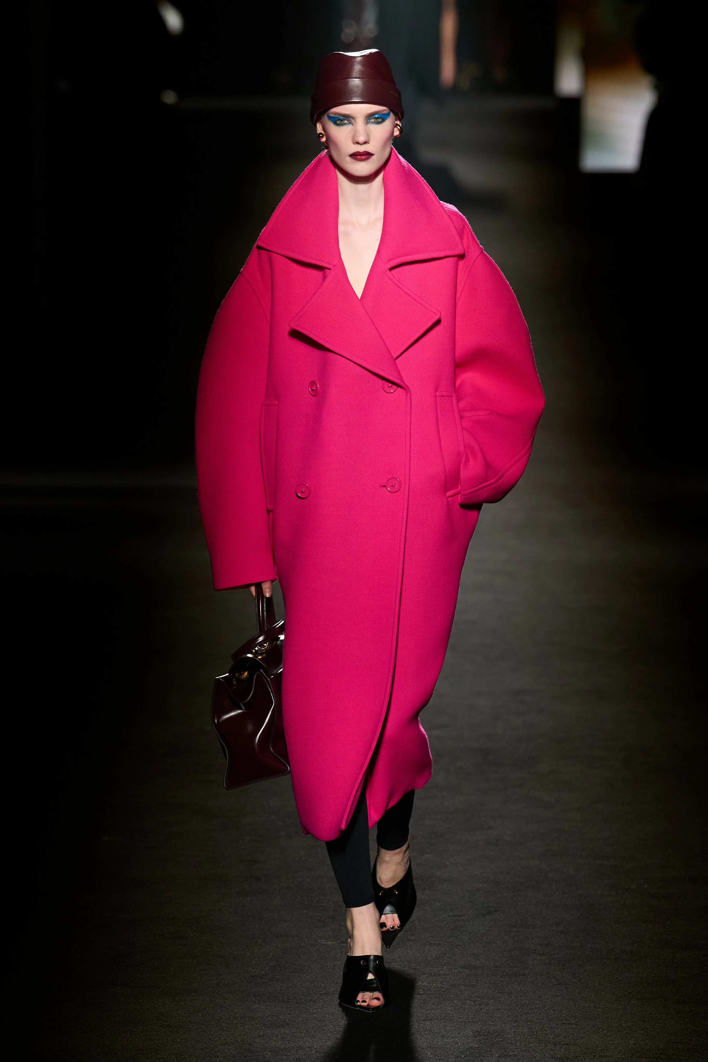 Paris Fashion Week: New Collections from Balenciaga, LOEWE and Viktoria Beckham4
