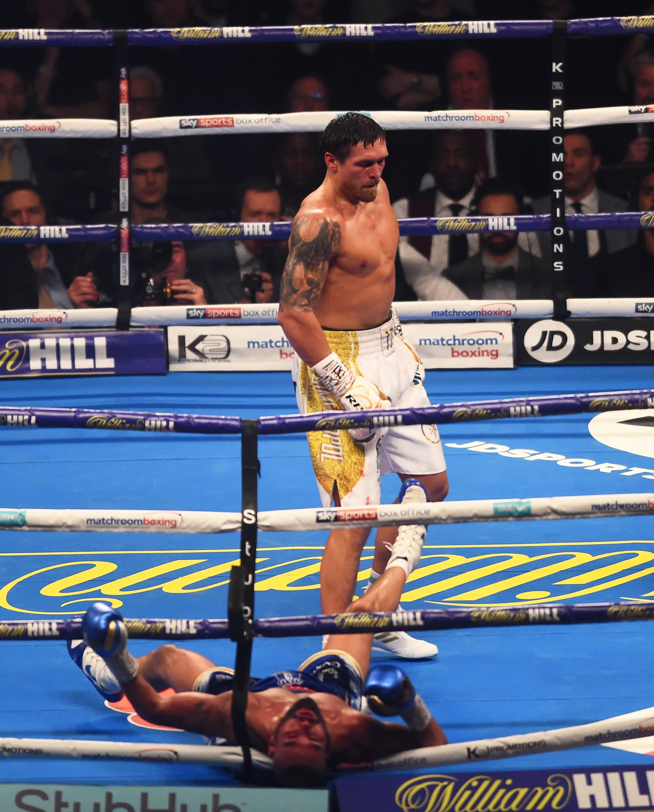 Oleksandr Usyk knocks out Tony Bellew during their fight for the WBC, WBA, WBO, IBF and The Ring world heavyweight titles at the Manchester Arena. Manchester, United Kingdom, November 10, 20189