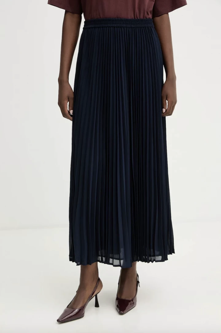 Unexpectedly, this is the skirt that fashionistas are choosing this spring7