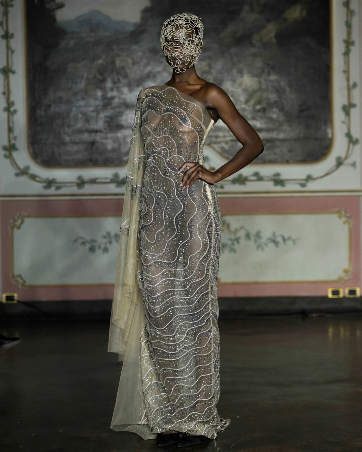 Milan Fashion Days: designers from all over the world presented new collections at Villa Borromeo14