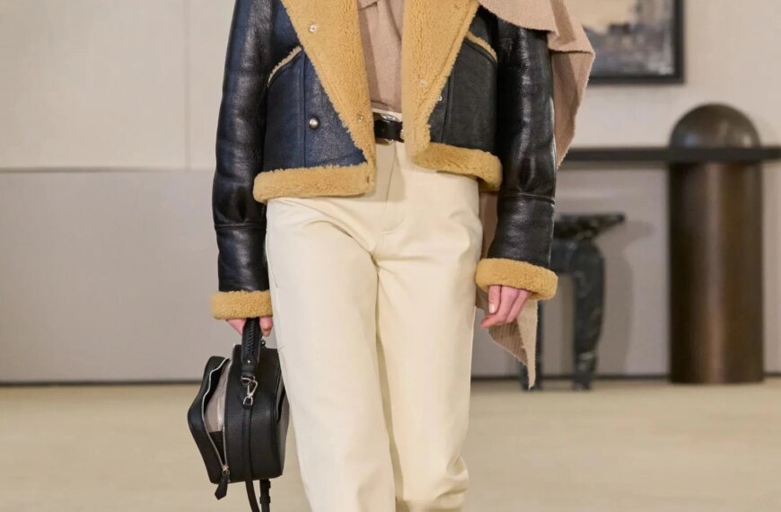 Beige pants are the most fashionable alternative to white jeans in spring&hellip;