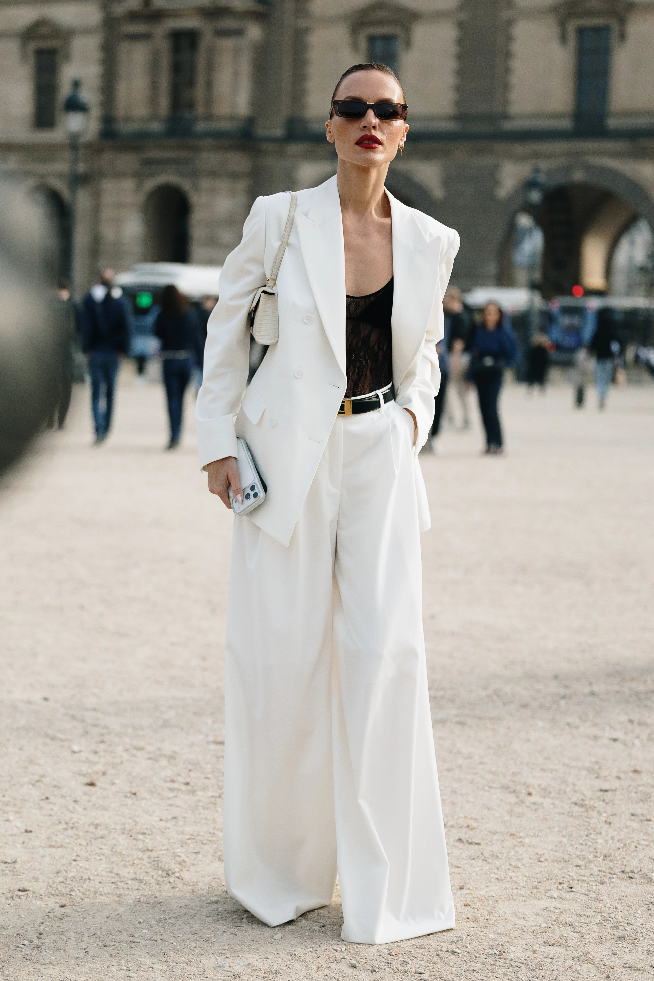 Streetstyle: how guests of Paris Fashion Week dress35