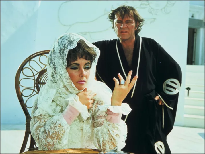 Elizabeth Taylor and her jewelry in the movies3