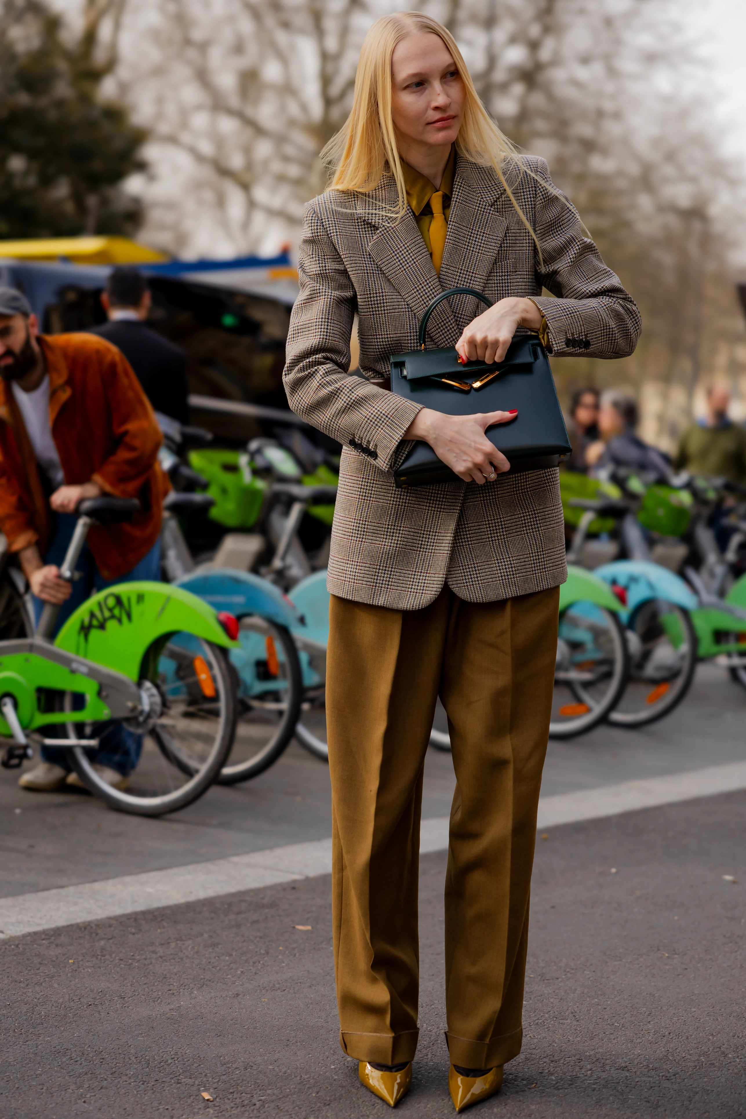Streetstyle: how guests of Paris Fashion Week dress36