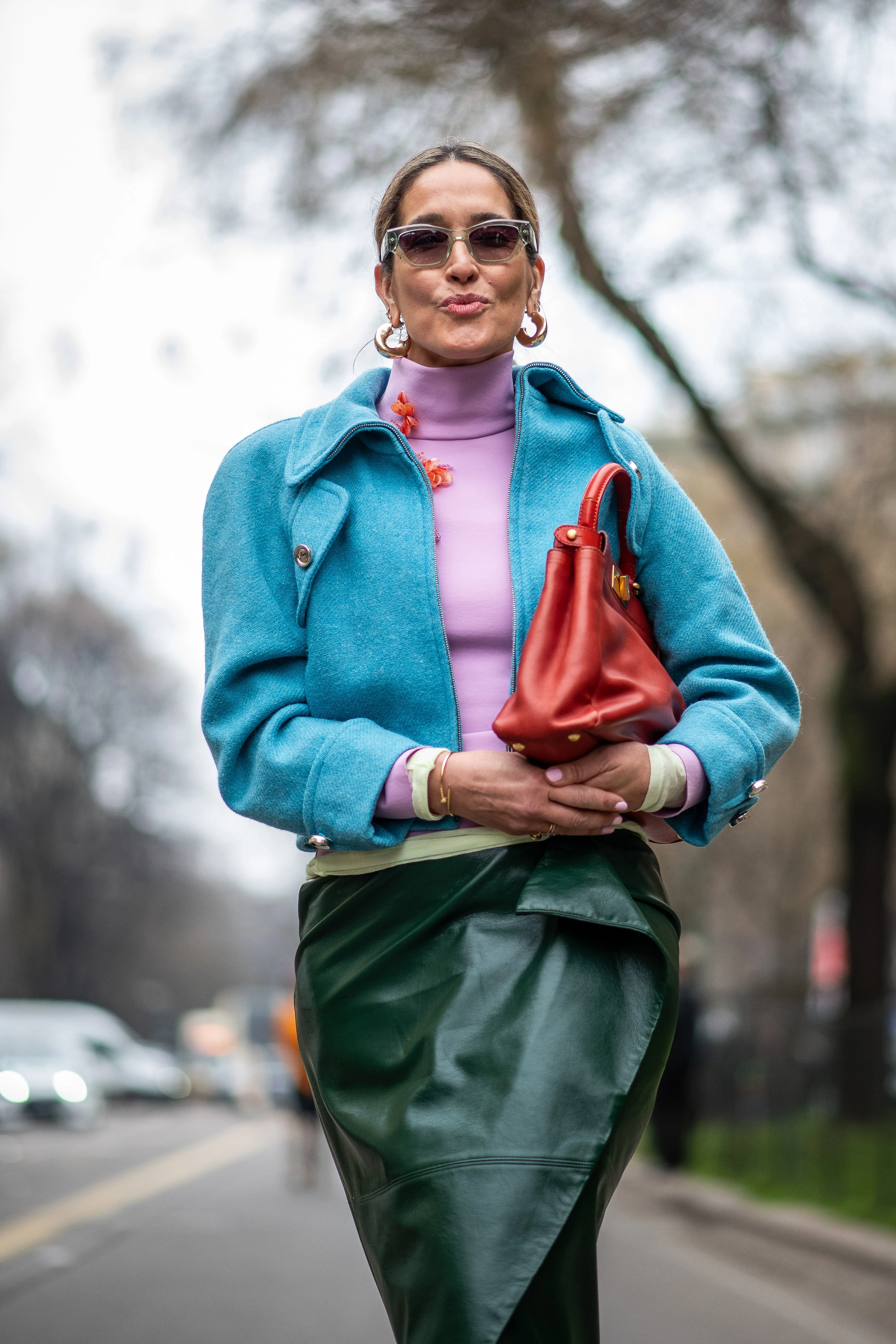 Streetstyle: the most fashionable girls on the streets of Milan25