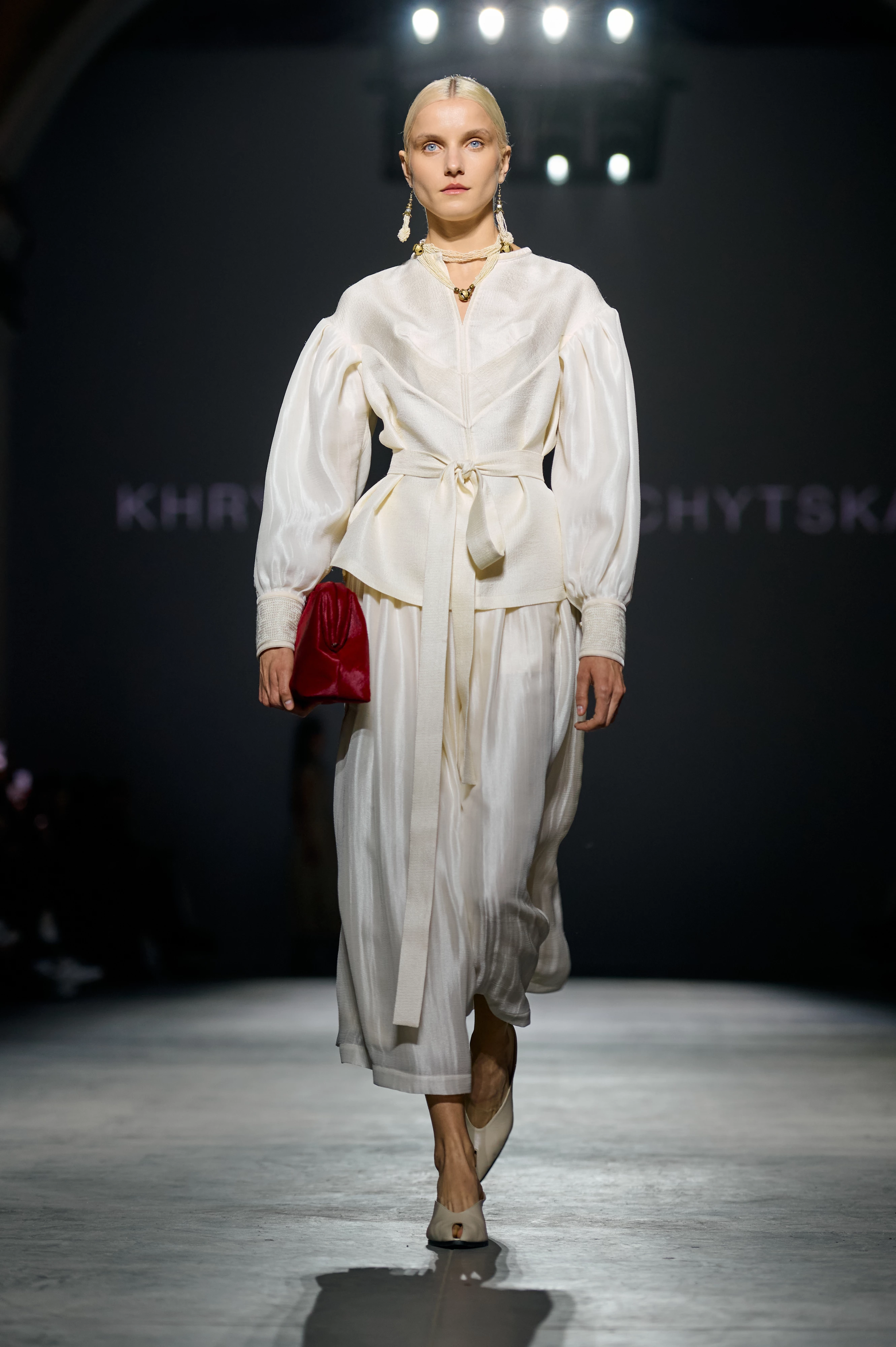 Living life: a new collection of ethnic clothing and vintage jewelry by Khrystyna Rachytska2