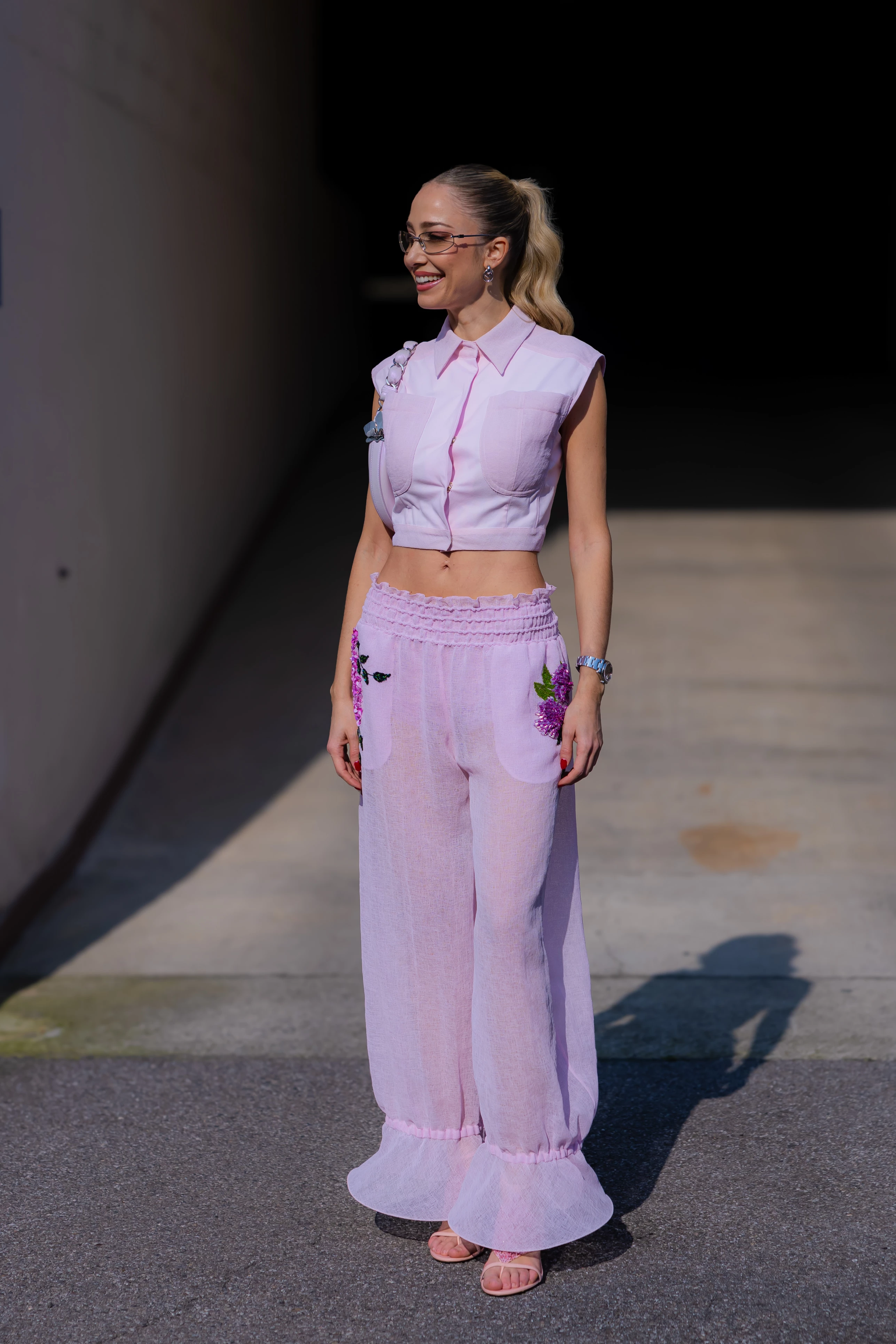 Streetstyle: the most fashionable girls on the streets of Milan11