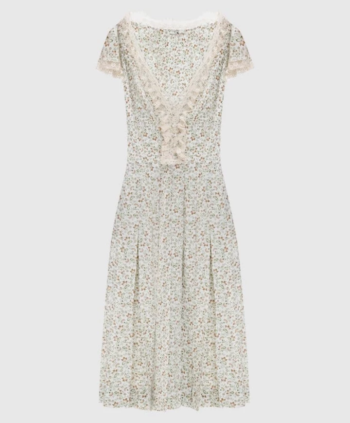 These are the most fashionable spring dresses that famous fashionistas are choosing right now.8