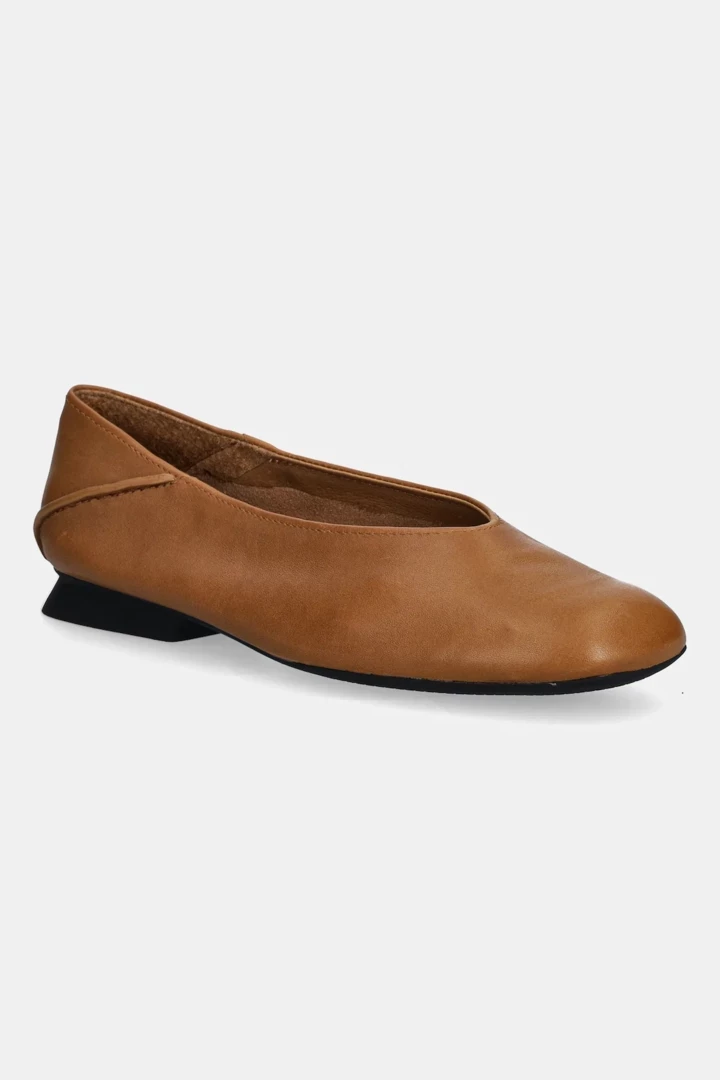 Brown ballet flats are the most elegant and versatile shoes this spring13