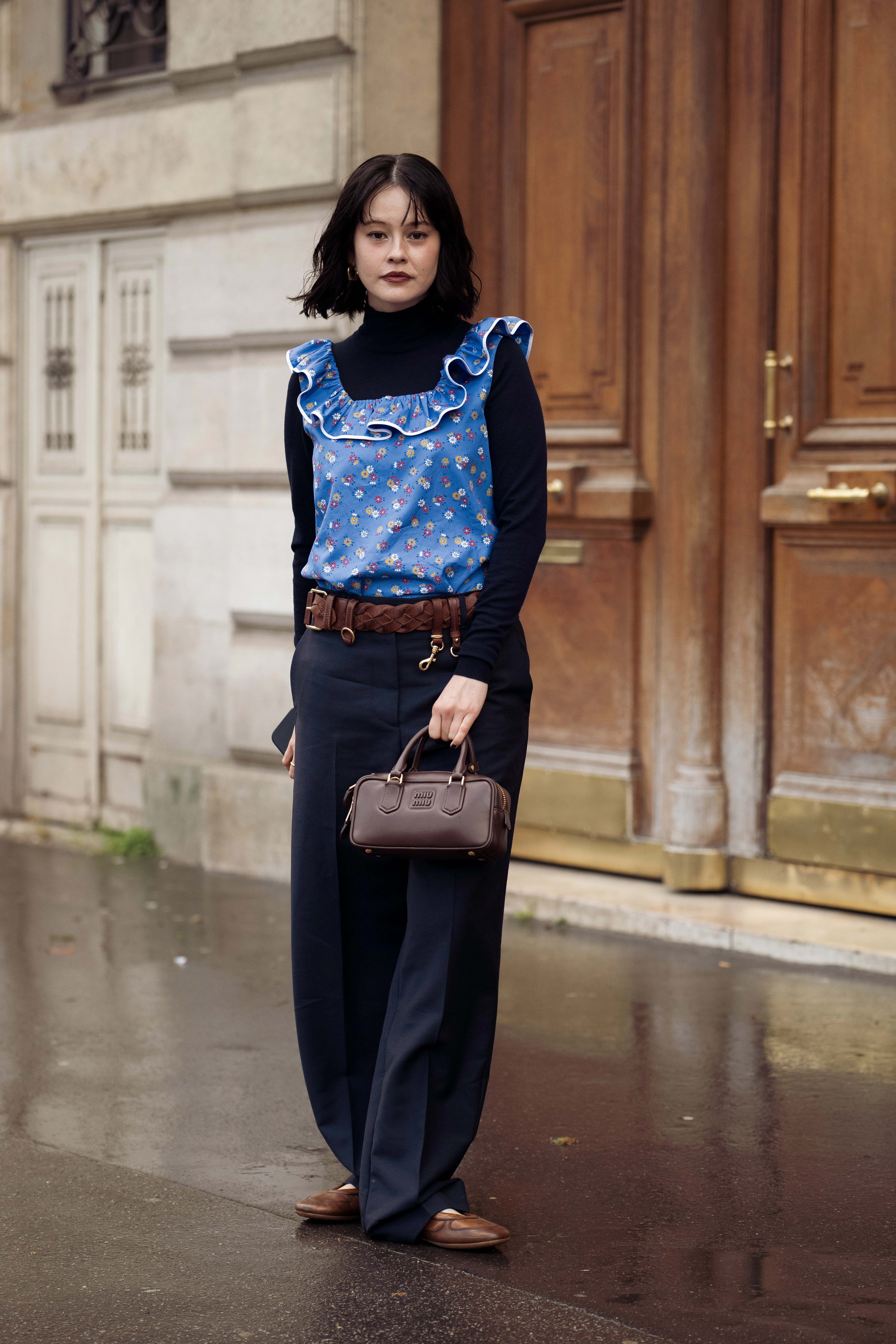 Brown ballet flats are the most elegant and versatile shoes this spring0