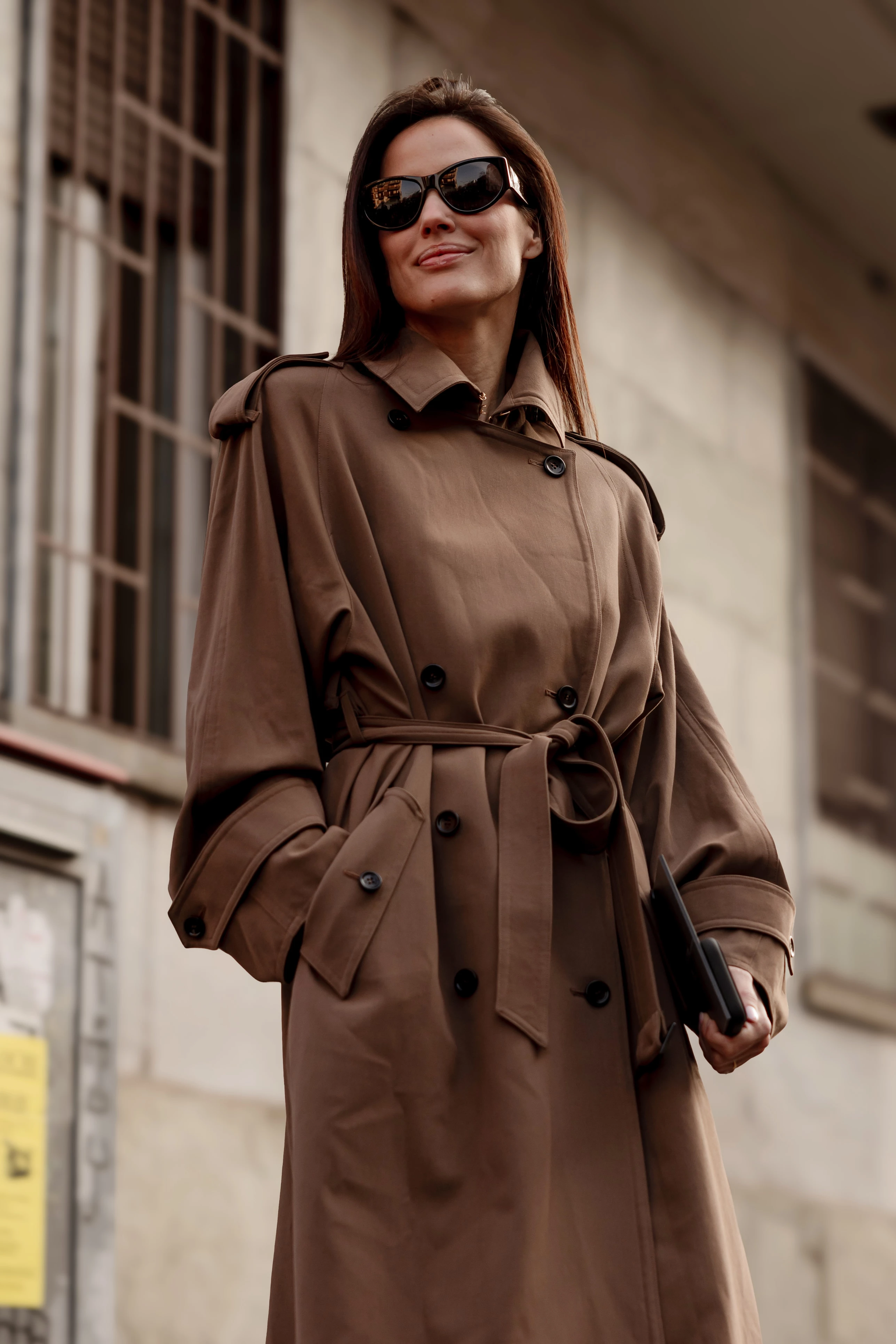 Streetstyle: the most fashionable girls on the streets of Milan22