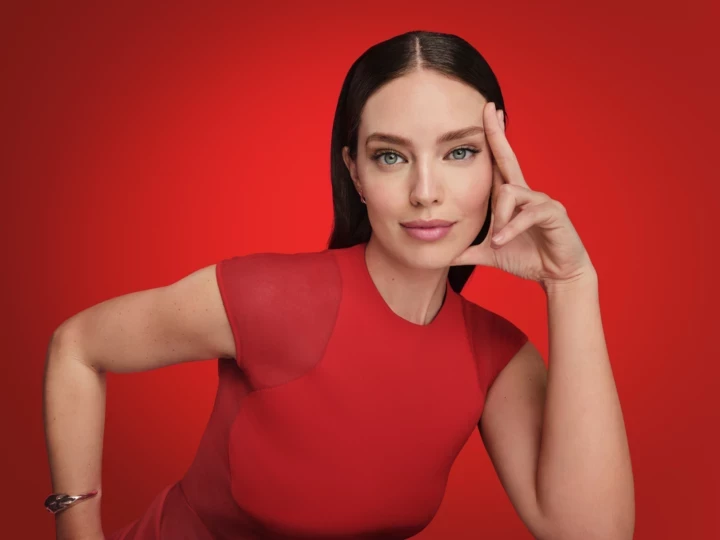 Emily in Paris: an interview with top model Emily Di Donato, Vichy ambassador10