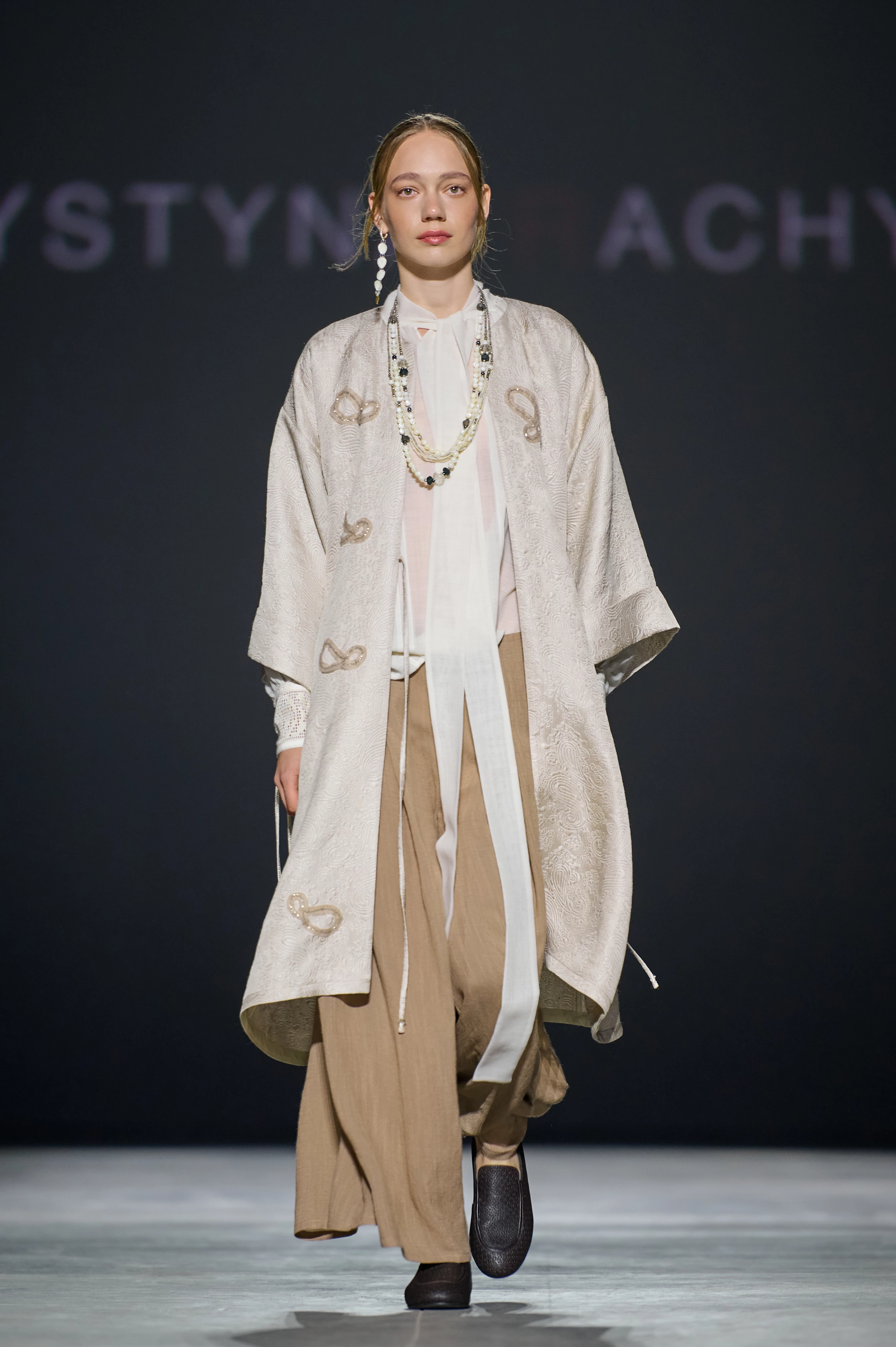 Living life: a new collection of ethnic clothing and vintage jewelry by Khrystyna Rachytska13