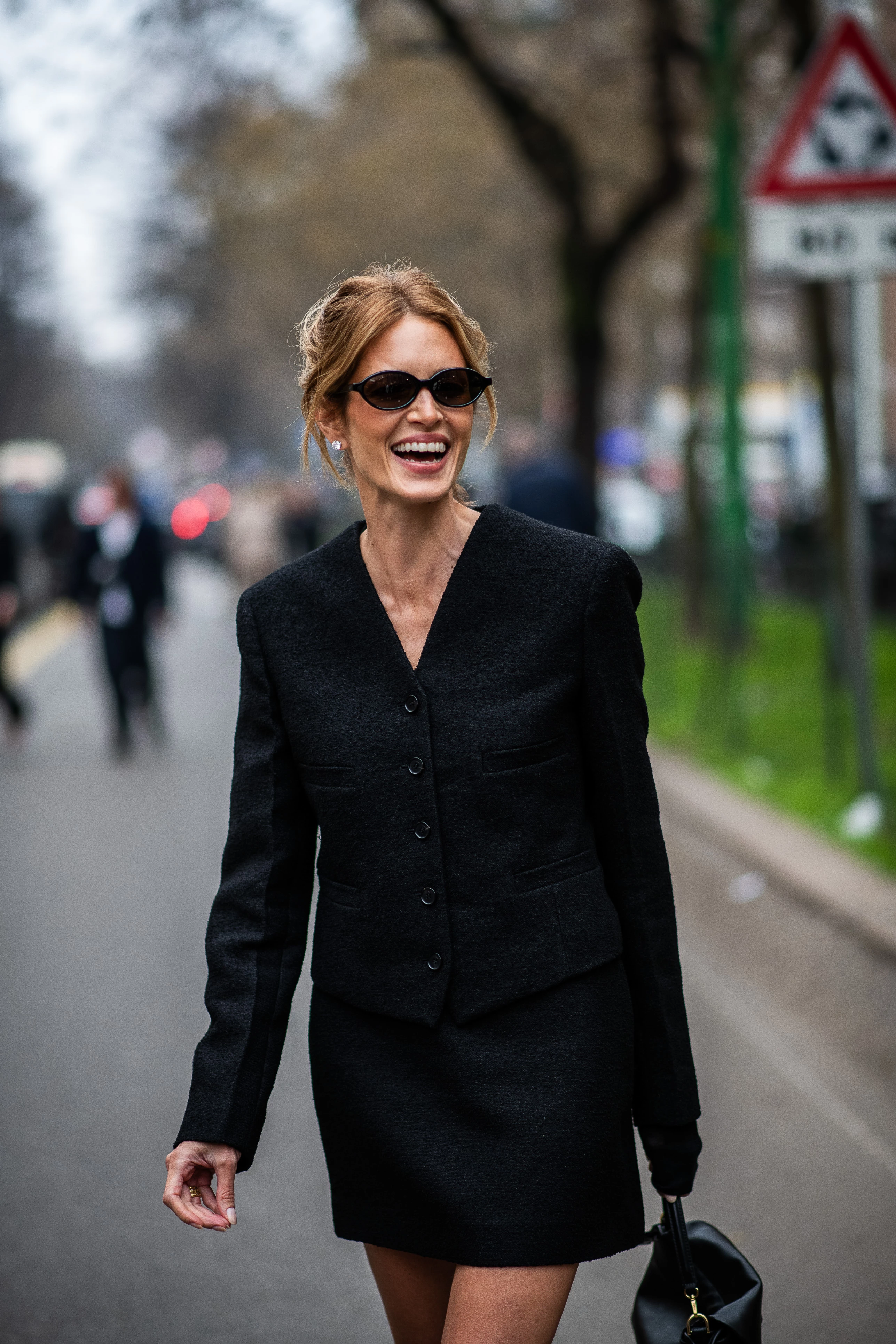 Streetstyle: the most fashionable girls on the streets of Milan29