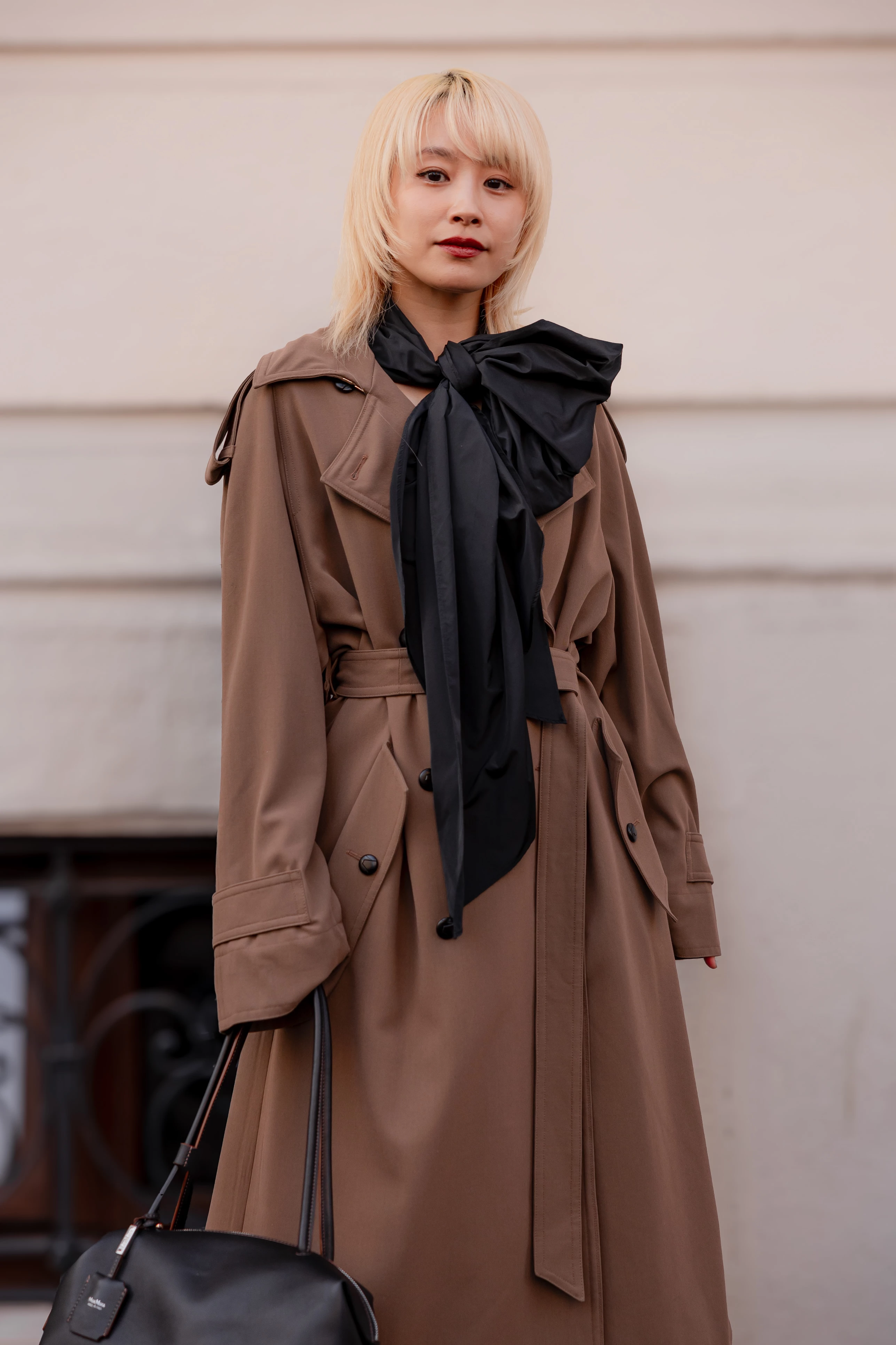 Streetstyle: the most fashionable girls on the streets of Milan21