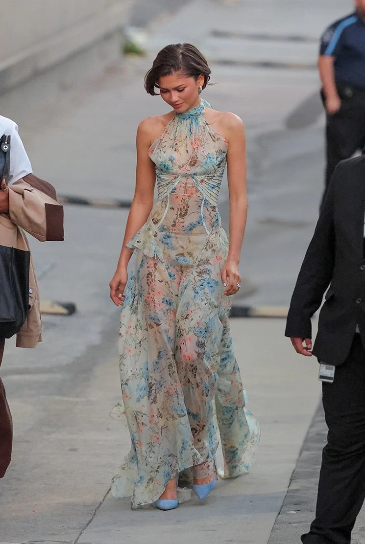 This dress is worn by all the stars — and here's what shoes to wear with it in 20266