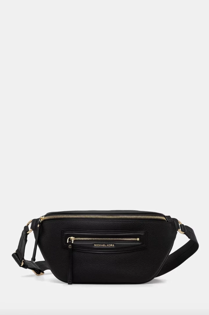 A sling bag is not only fashionable, but also the most convenient for spring looks (and free hands)6