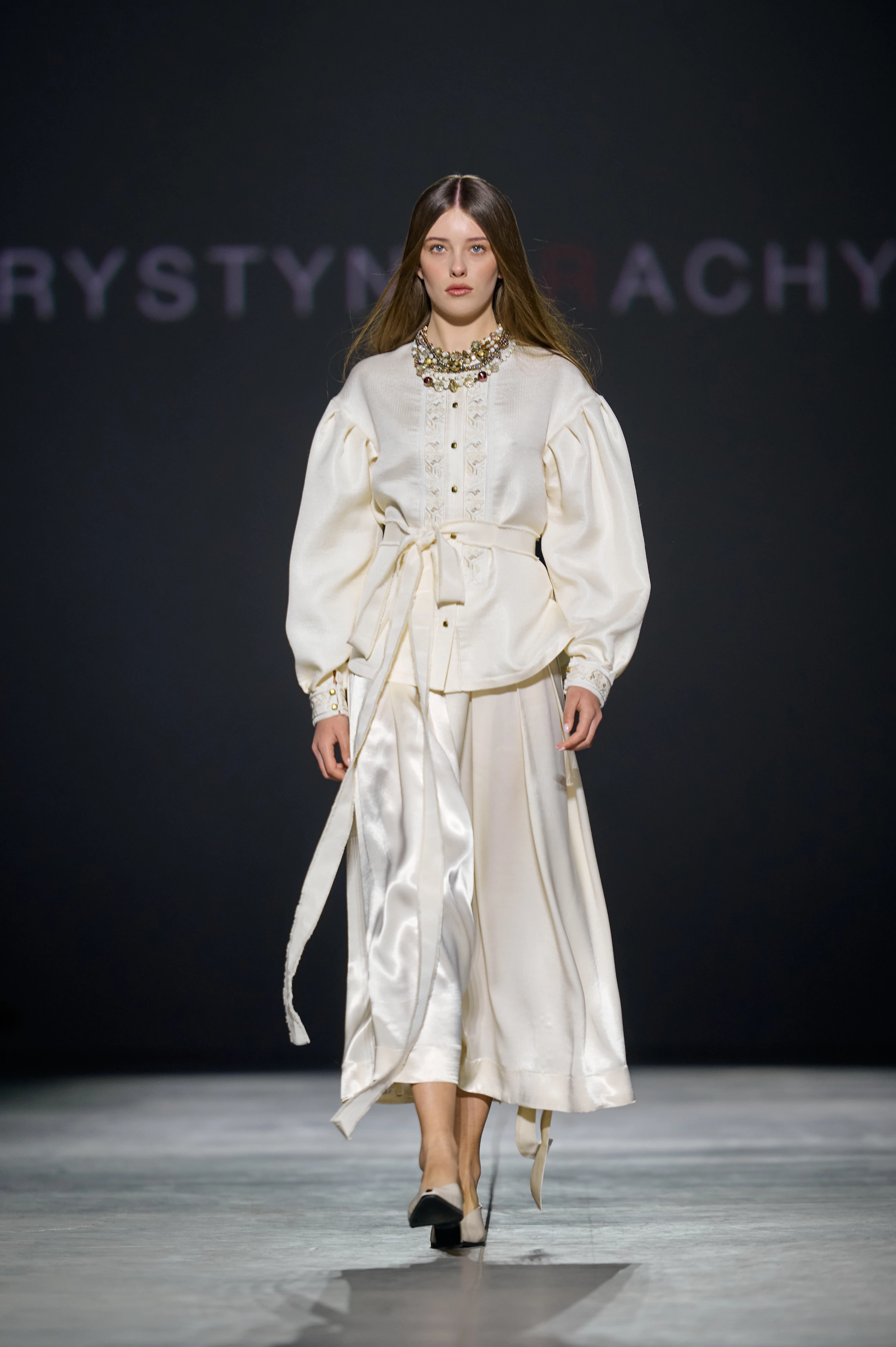 Living life: a new collection of ethnic clothing and vintage jewelry by Khrystyna Rachytska11