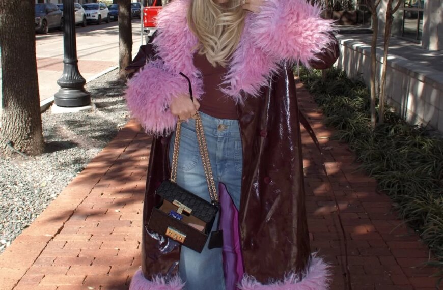 What looks are fashion influencers wearing to welcome spring?