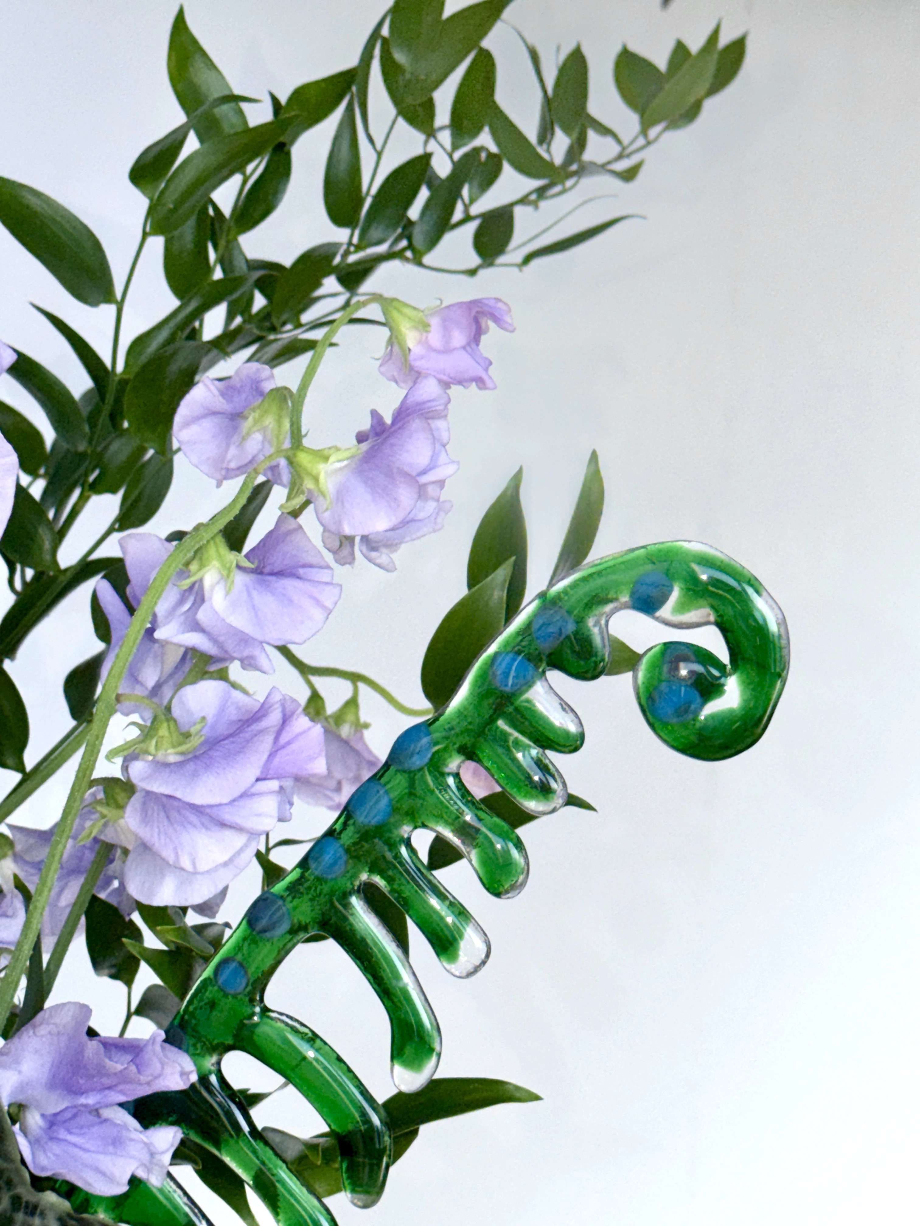 Glass flower created by artist Olena Gavrylova4