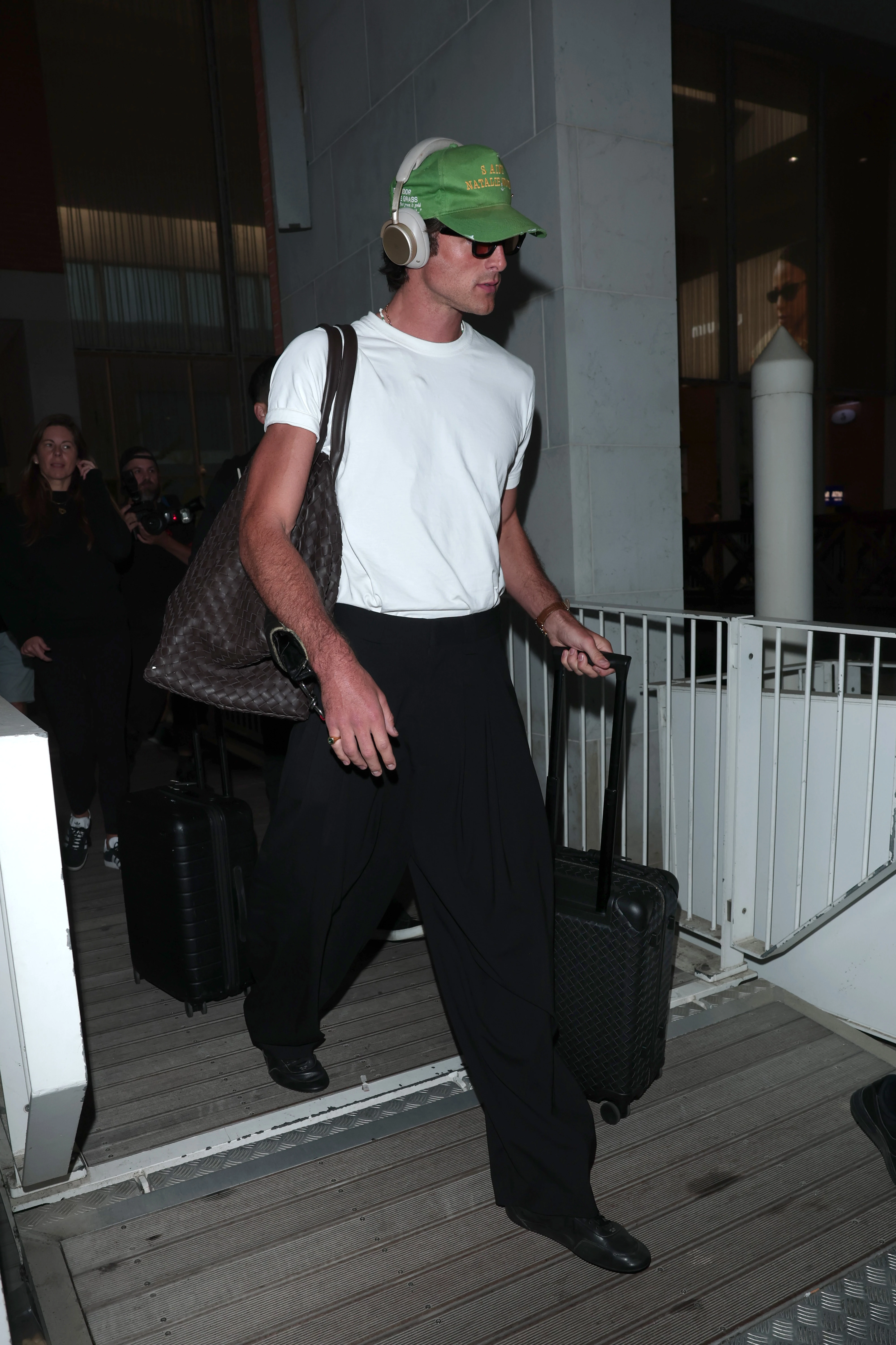 Jacob Elordi with a Bottega Veneta bag1