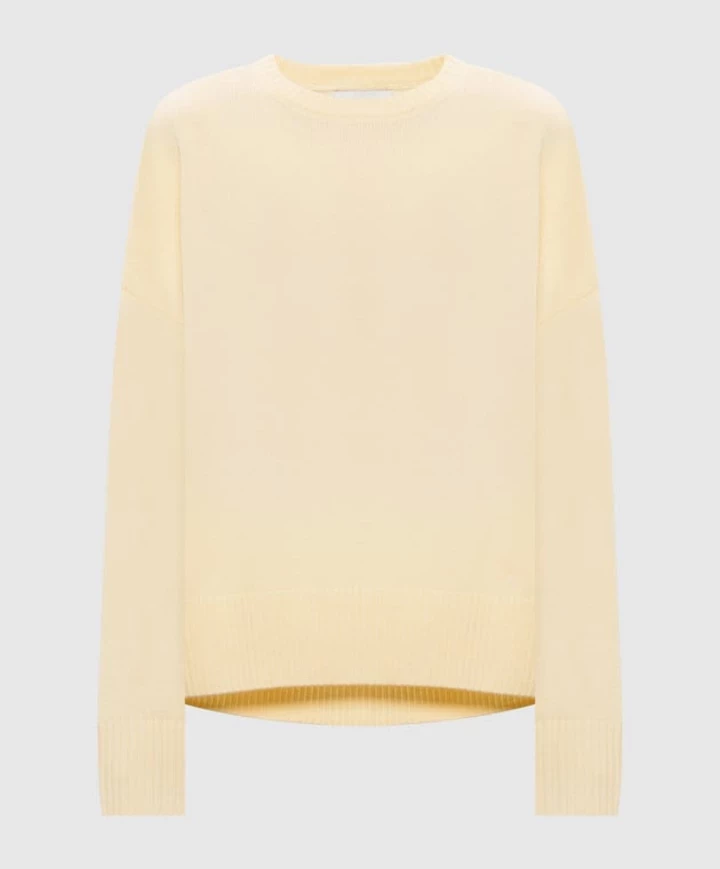 A yellow sweater is a fashion must-have in your basic wardrobe this spring8