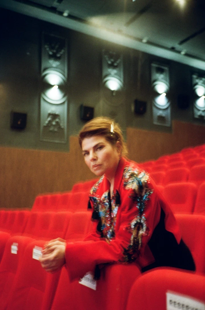 Director Tonya Noyabrova — about the film "Spring-Summer", fashion and how to show "war without war"3