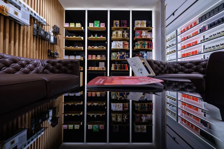 Jan niche concept at Leonardo: a new space for niche perfumery4