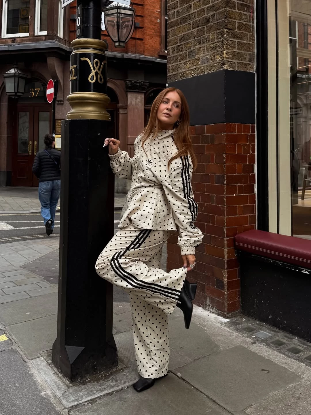 Instagram @rebeccaferrazwyatt2