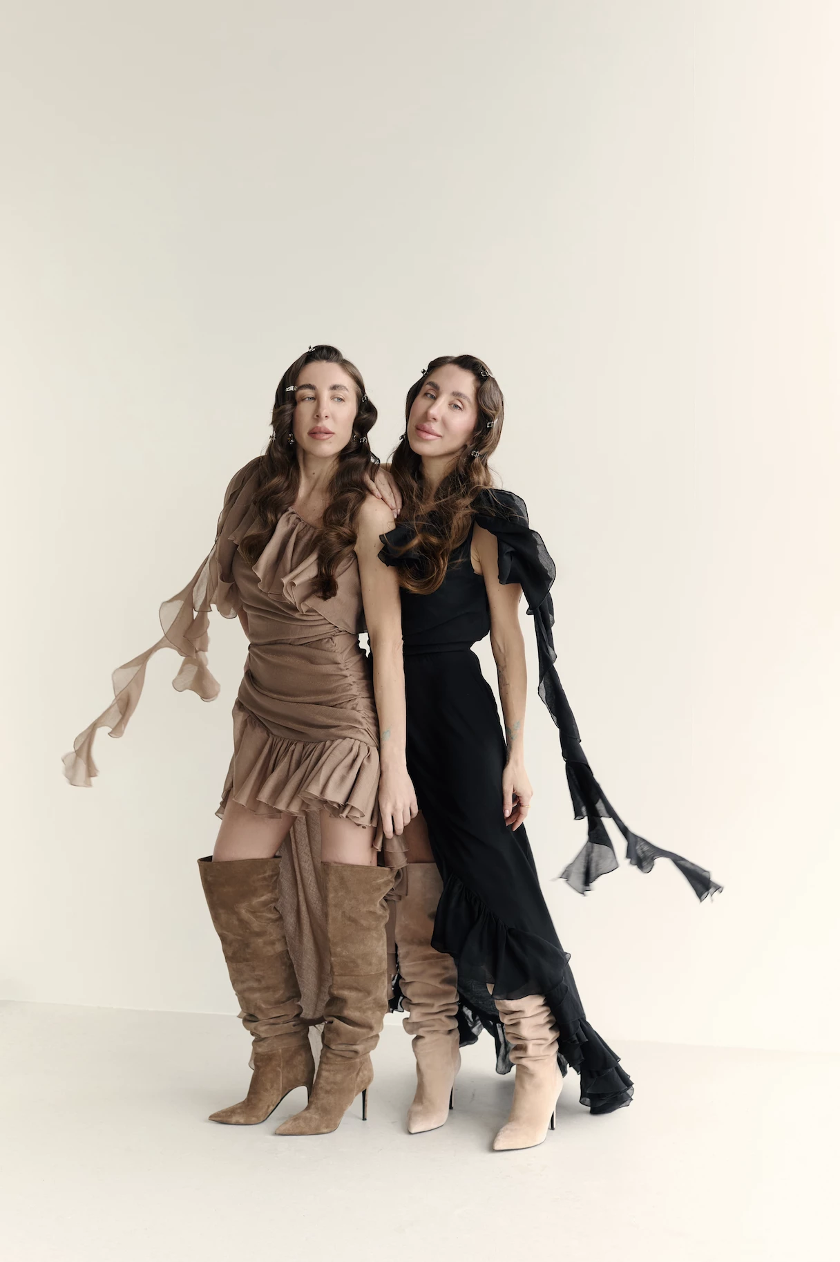 Denim, dresses and refined lightness - the main stylistic codes of this warm season in one collection4