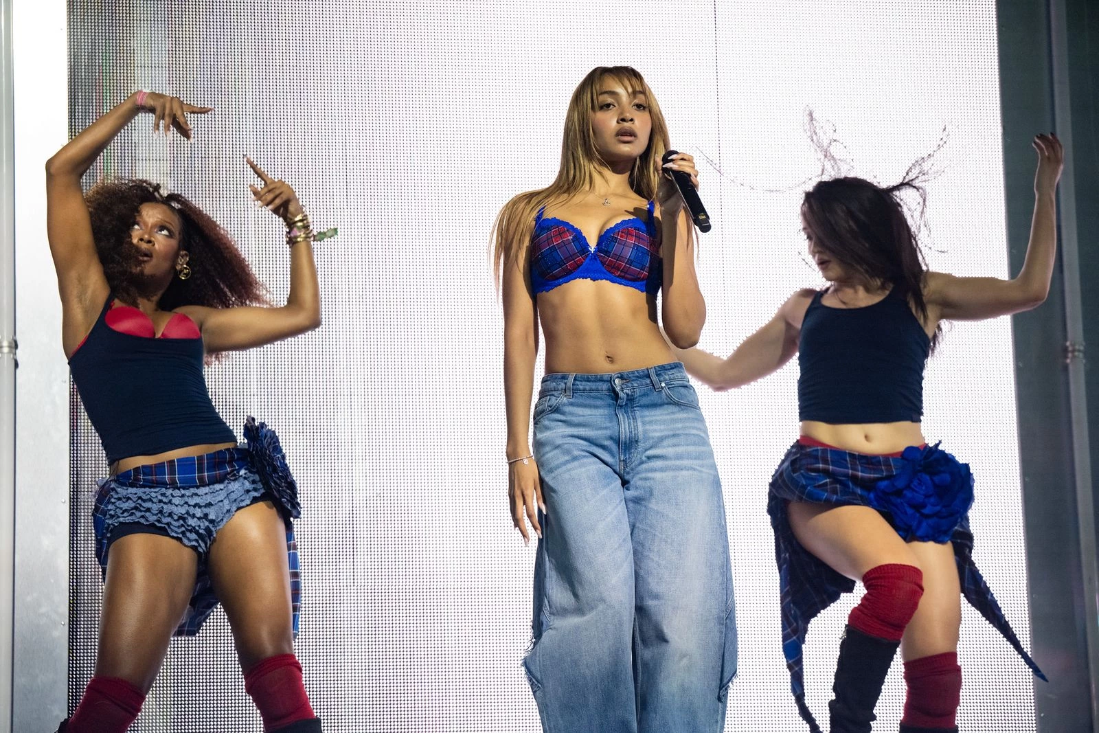 Pink Pantheress performing at Coachella 20264