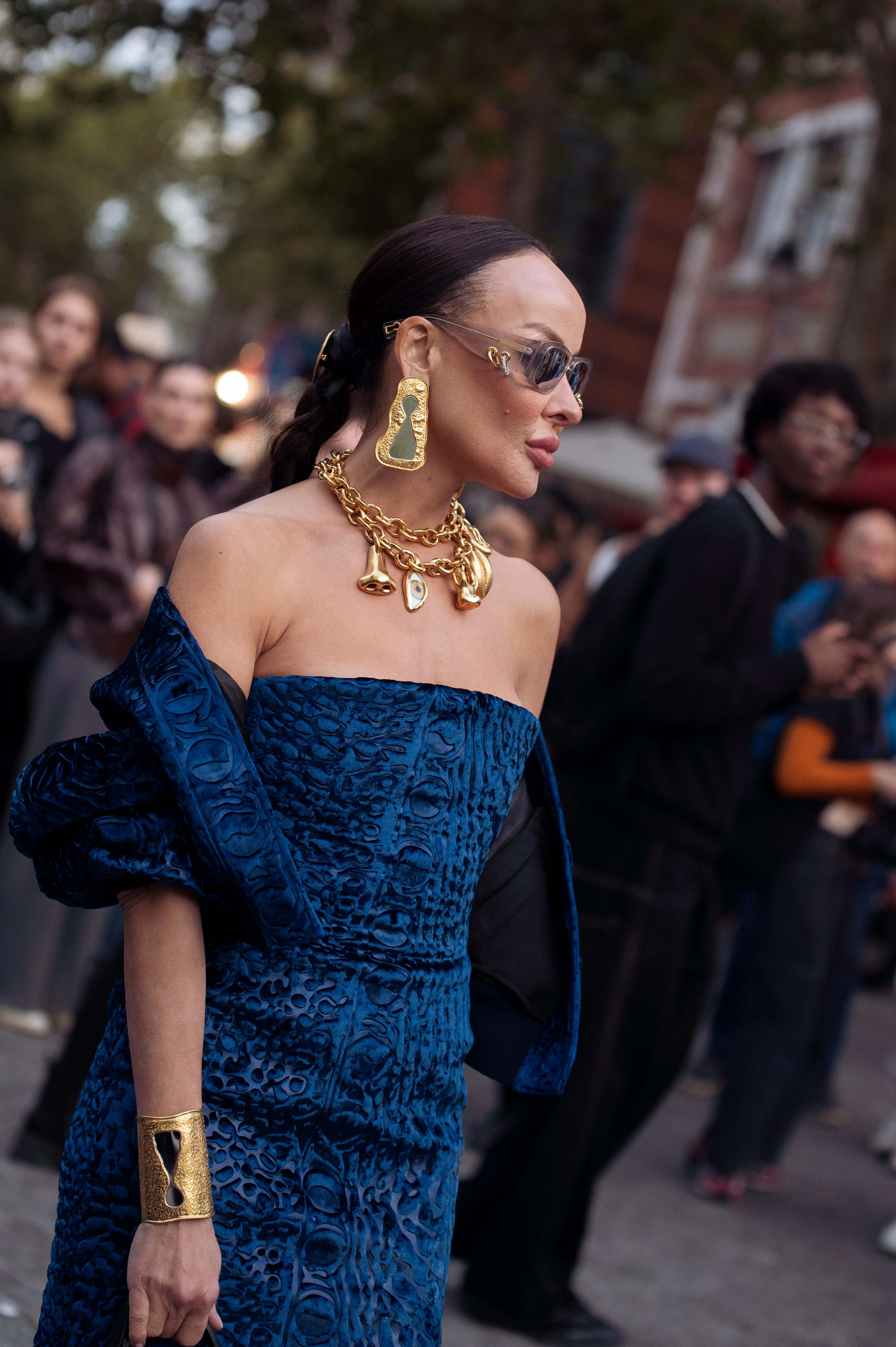 These massive necklaces have already become the main decoration of summer 20264