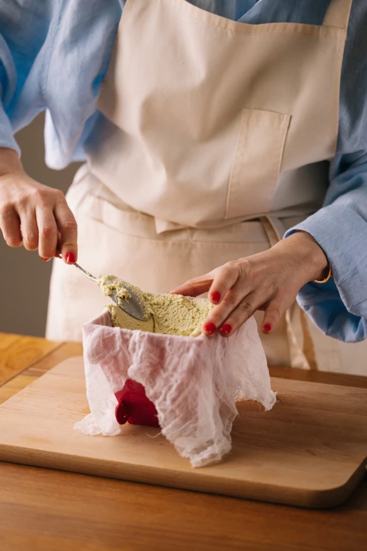 No-bake cheese Easter cake: an Easter recipe with a wow effect11