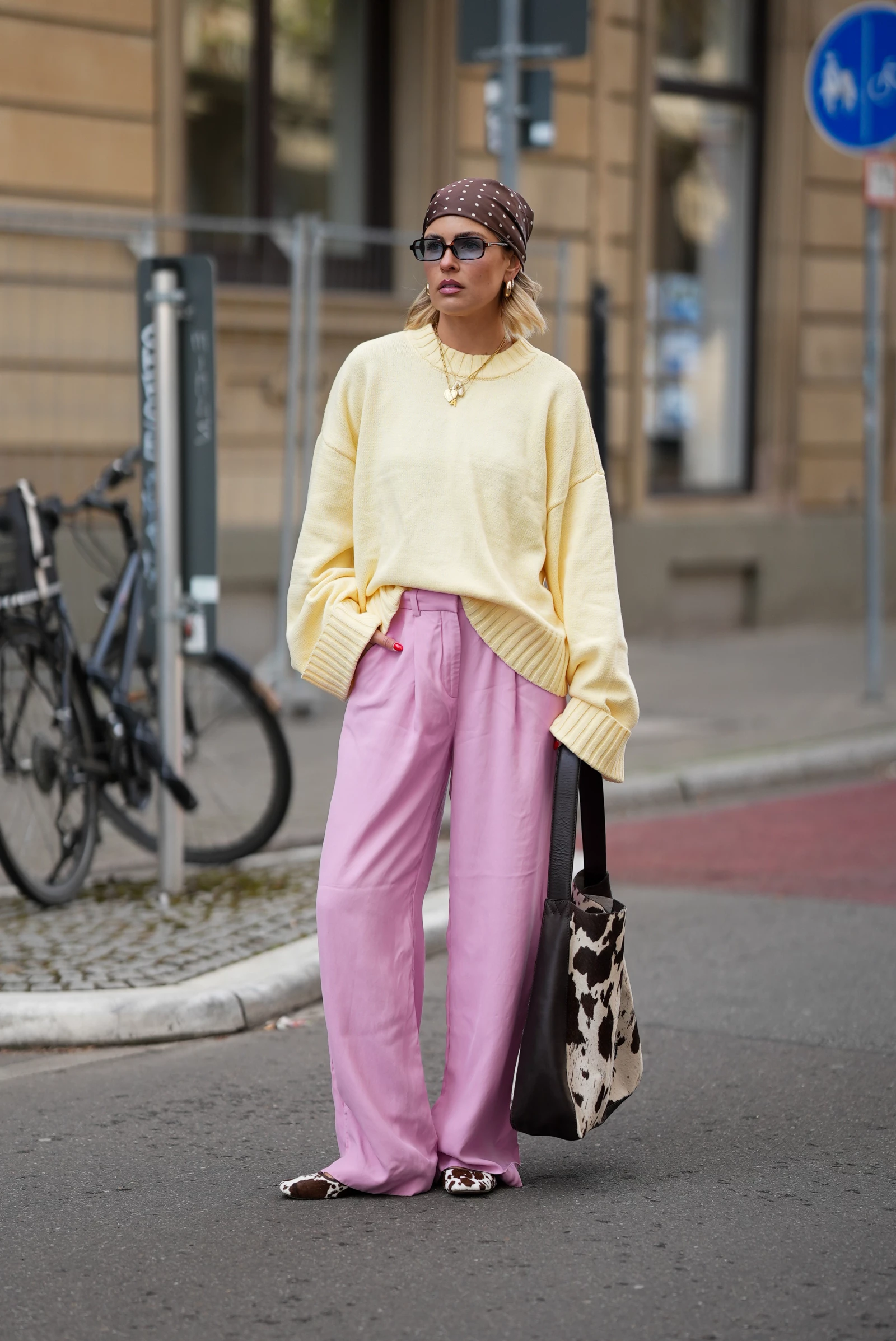 Pink pants are the main trend of spring 2026: how to wear them stylishly3
