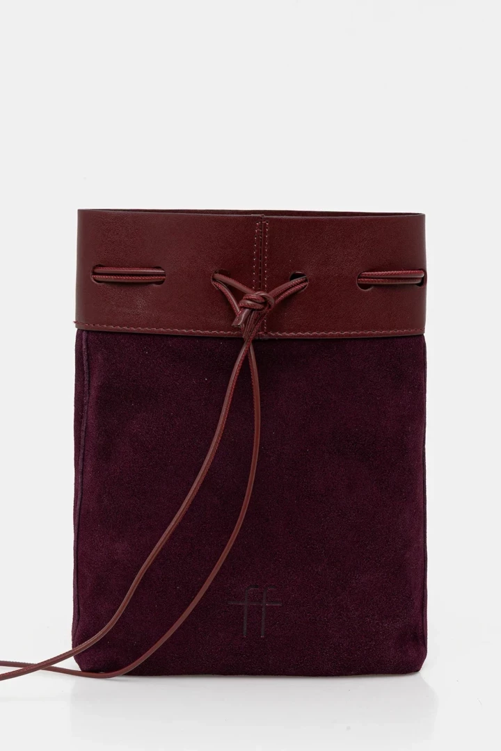 A bag in this color is the most sophisticated trend of spring13