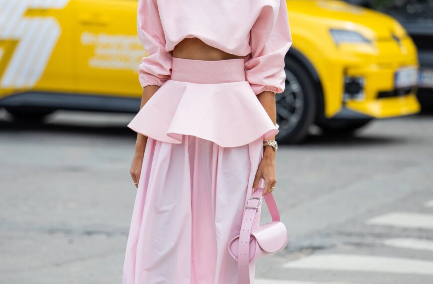 Pink pants are the main trend of spring 2026: how to wear&hellip;