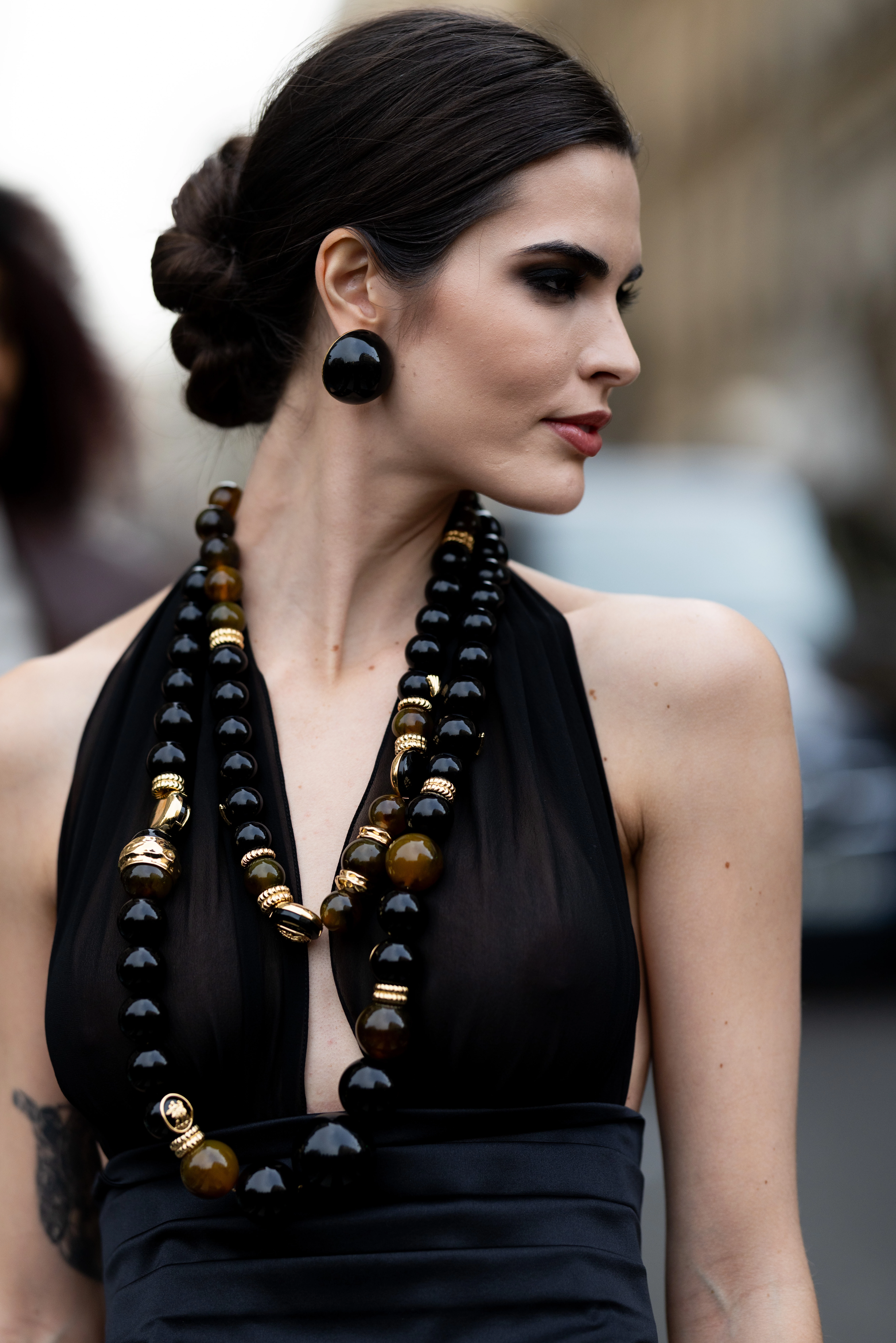 These massive necklaces have already become the main decoration of summer 20263