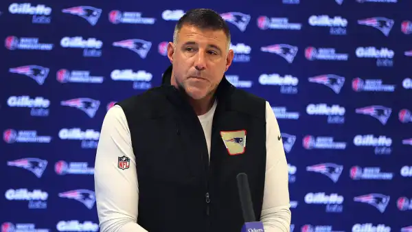 Vrabel's Financial Standing: Earnings of the Patriots' Mentor 4