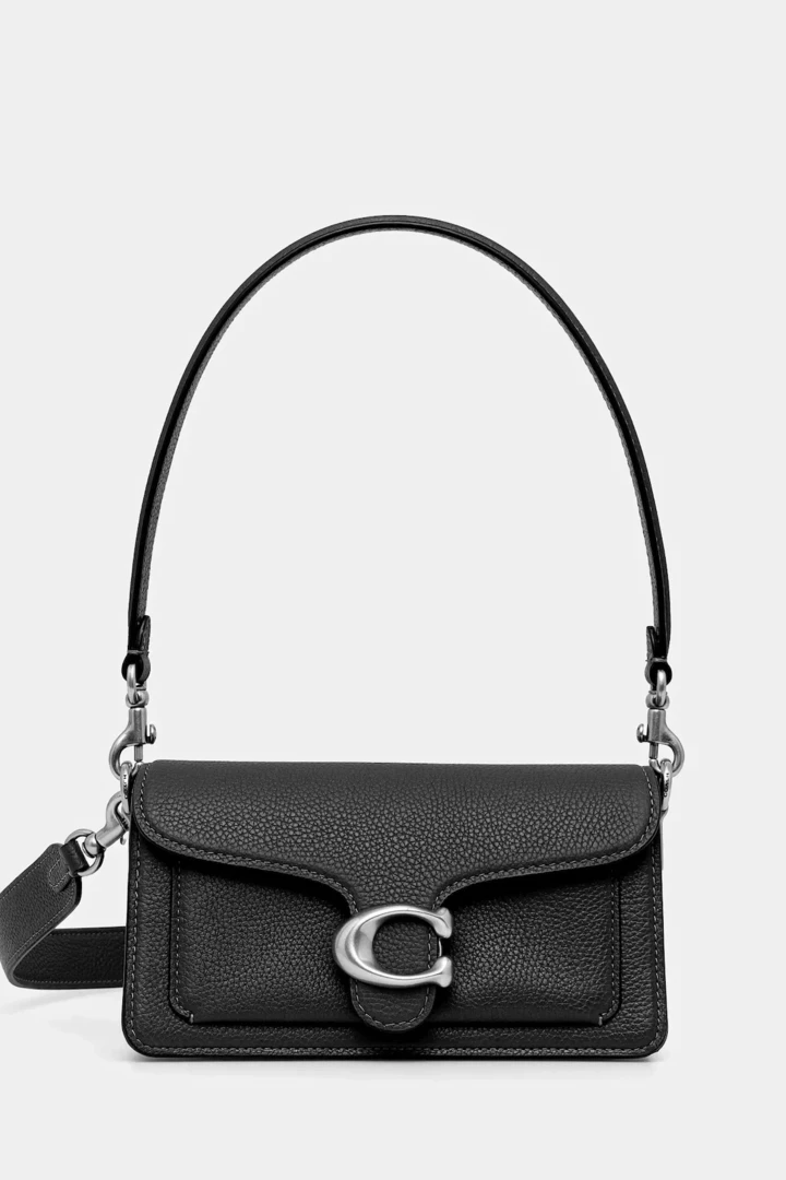 Coach bags are the favorite accessories of famous fashionistas9