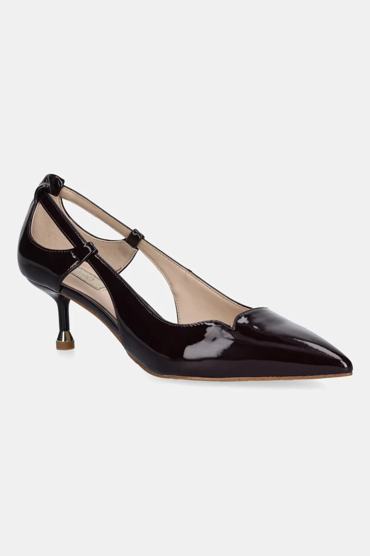Micro-heeled shoes are the favorite footwear of fashion insiders 22 Micro-heeled shoes are the favorite footwear of fashion insiders12