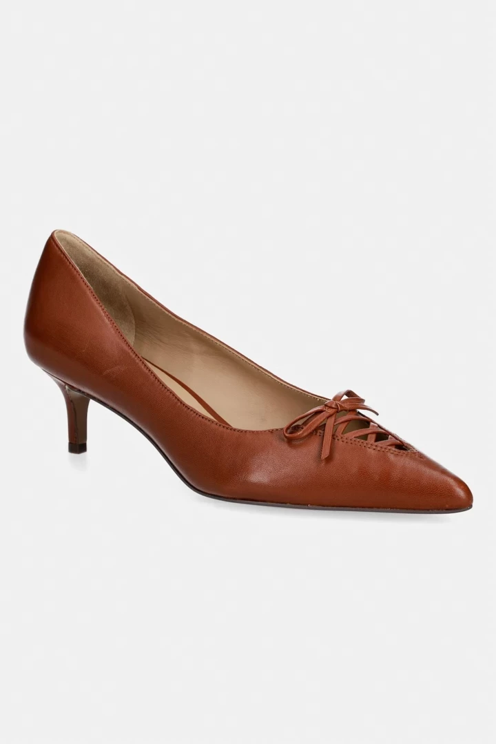 Micro-heeled shoes are the favorite footwear of fashion insiders 19 Micro-heeled shoes are the favorite footwear of fashion insiders9