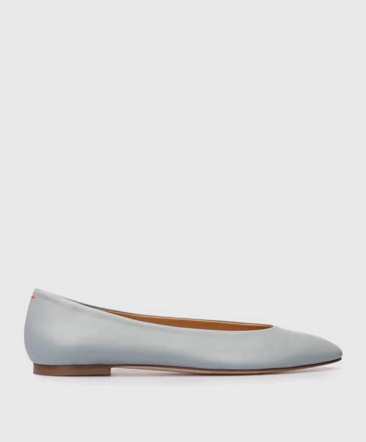 The most fashionable ballet flats this spring are blue6