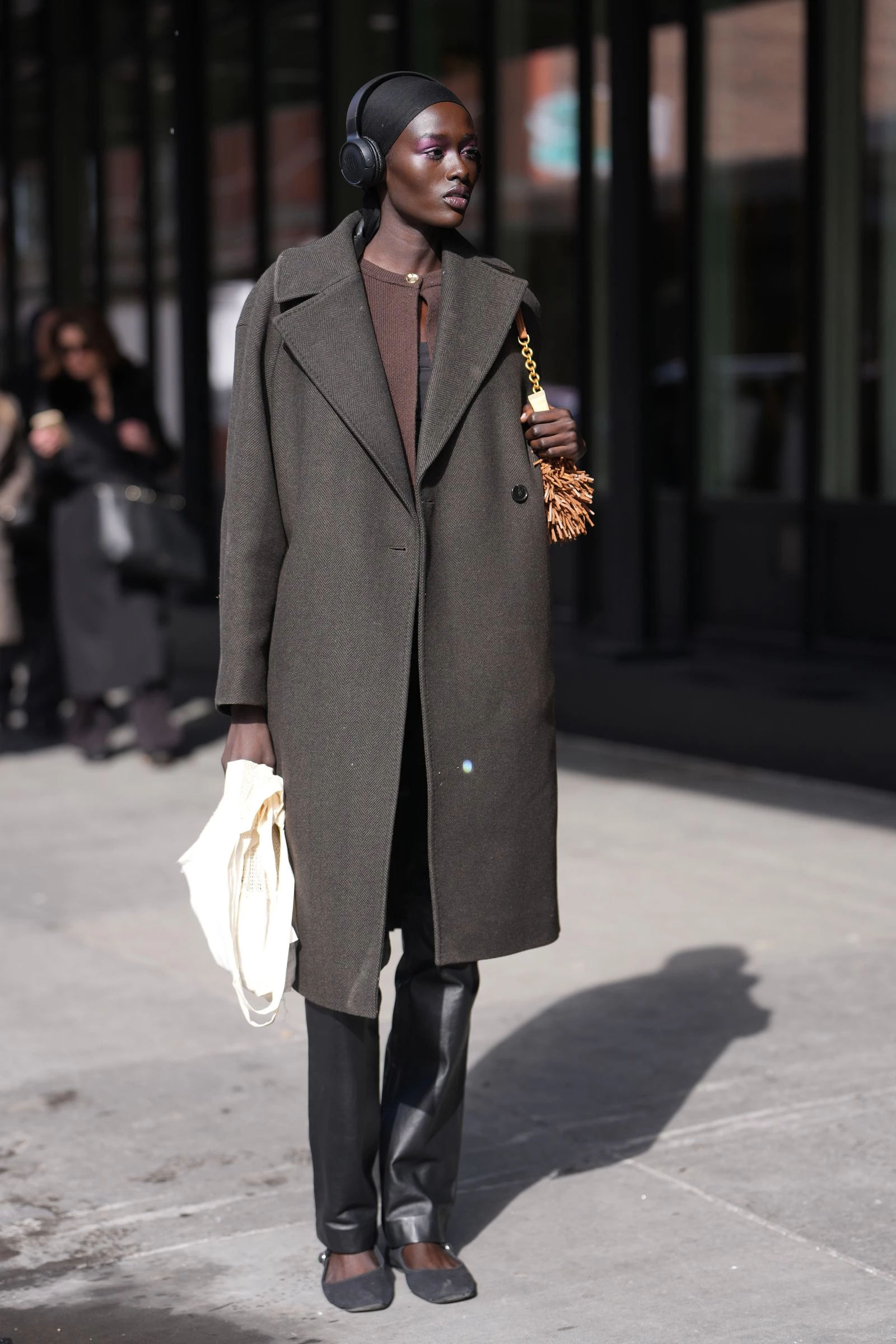 Ballet flats + straight-cut pants - the main trend of 2026: 5 looks worth repeating5