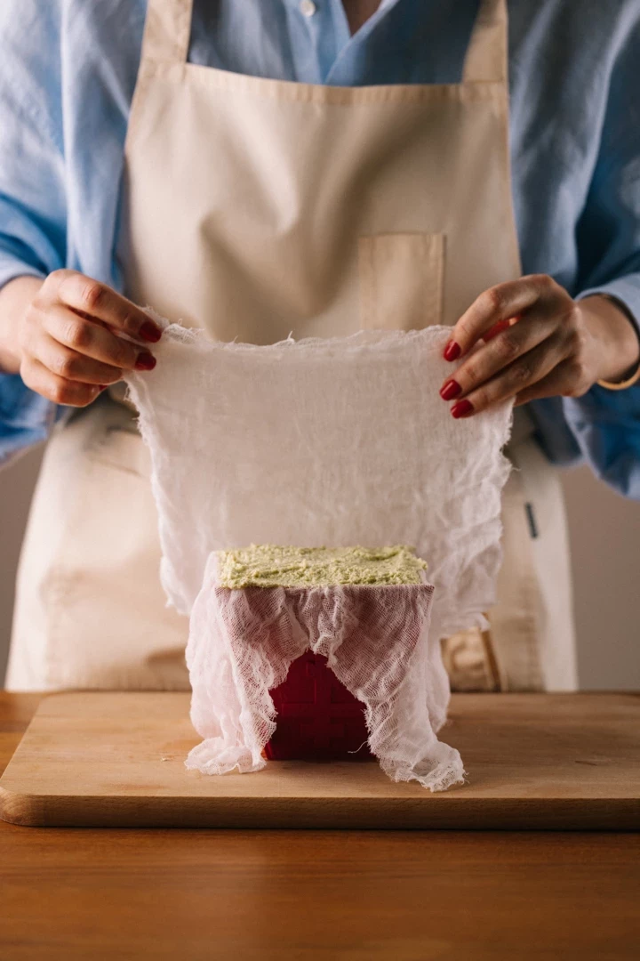 No-bake cheese Easter cake: an Easter recipe with a wow effect15