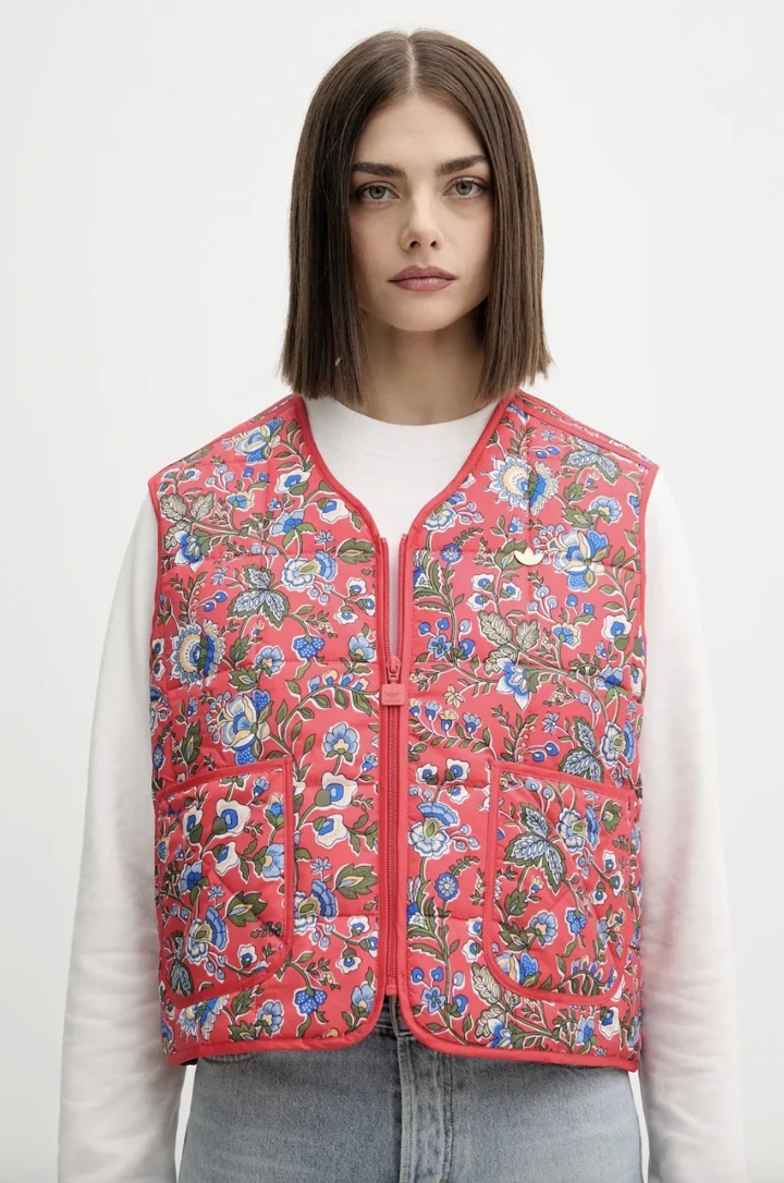 A sleeveless jacket is the perfect alternative to the bomber jacket that fashionistas are already wearing this spring.7