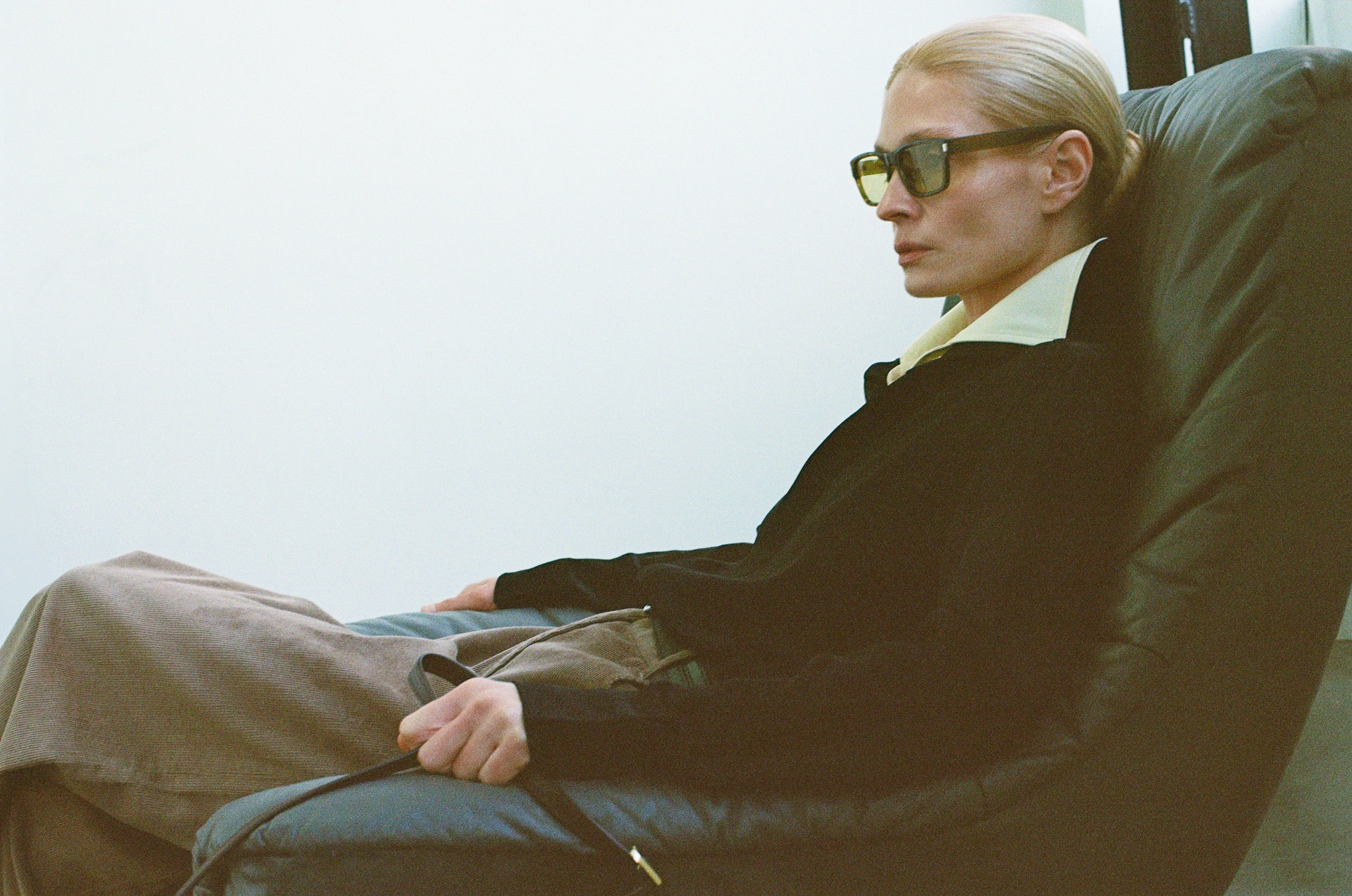 Intellectual minimalism is the leitmotif of the new PERSONALITY advertising campaign0