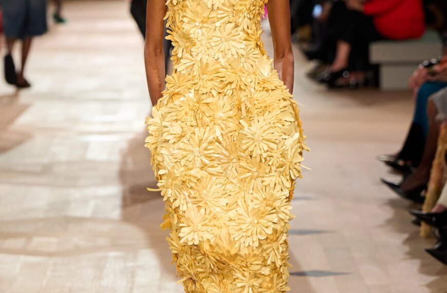 The most fashionable dresses of spring 2026 are with flowers, and everyone&hellip;